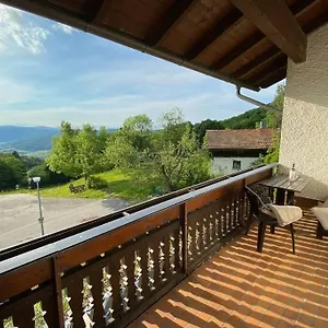 urig-mitten-im-bayerischen-wald-schonblick-netflix.com-bavaria.com/